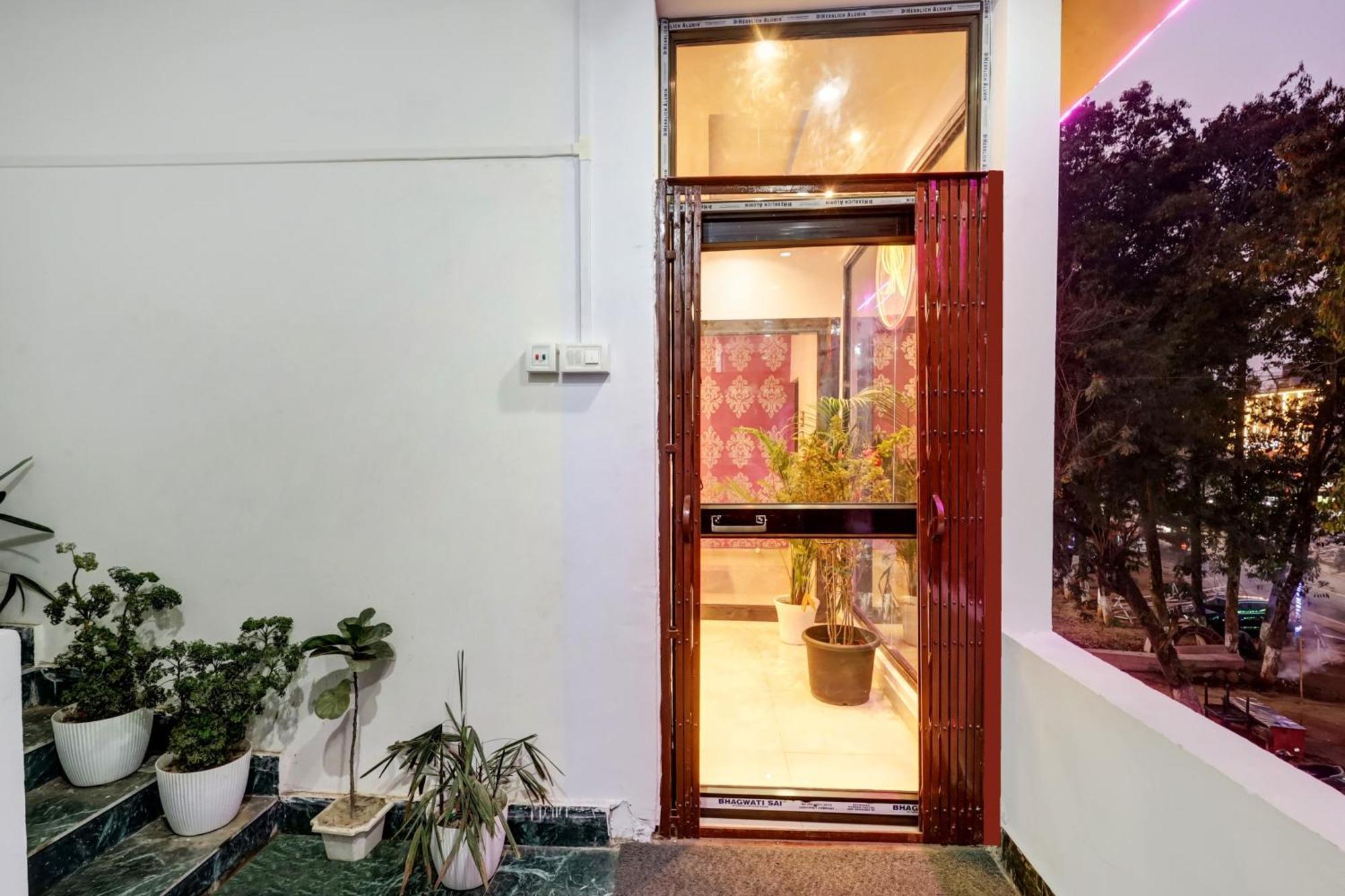Collection O Ashirbad Lodge Guwahati Dış mekan fotoğraf