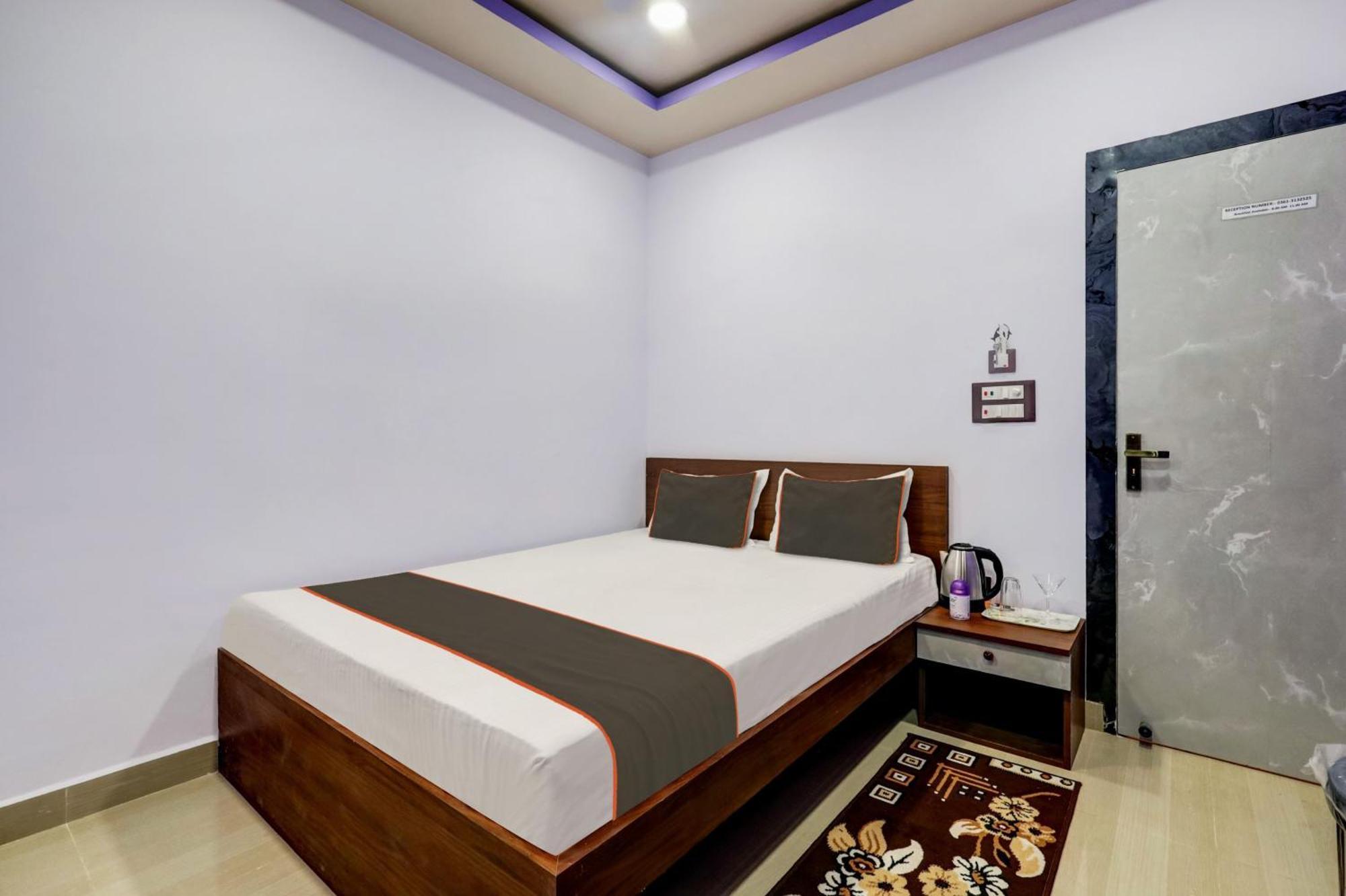 Collection O Ashirbad Lodge Guwahati Dış mekan fotoğraf
