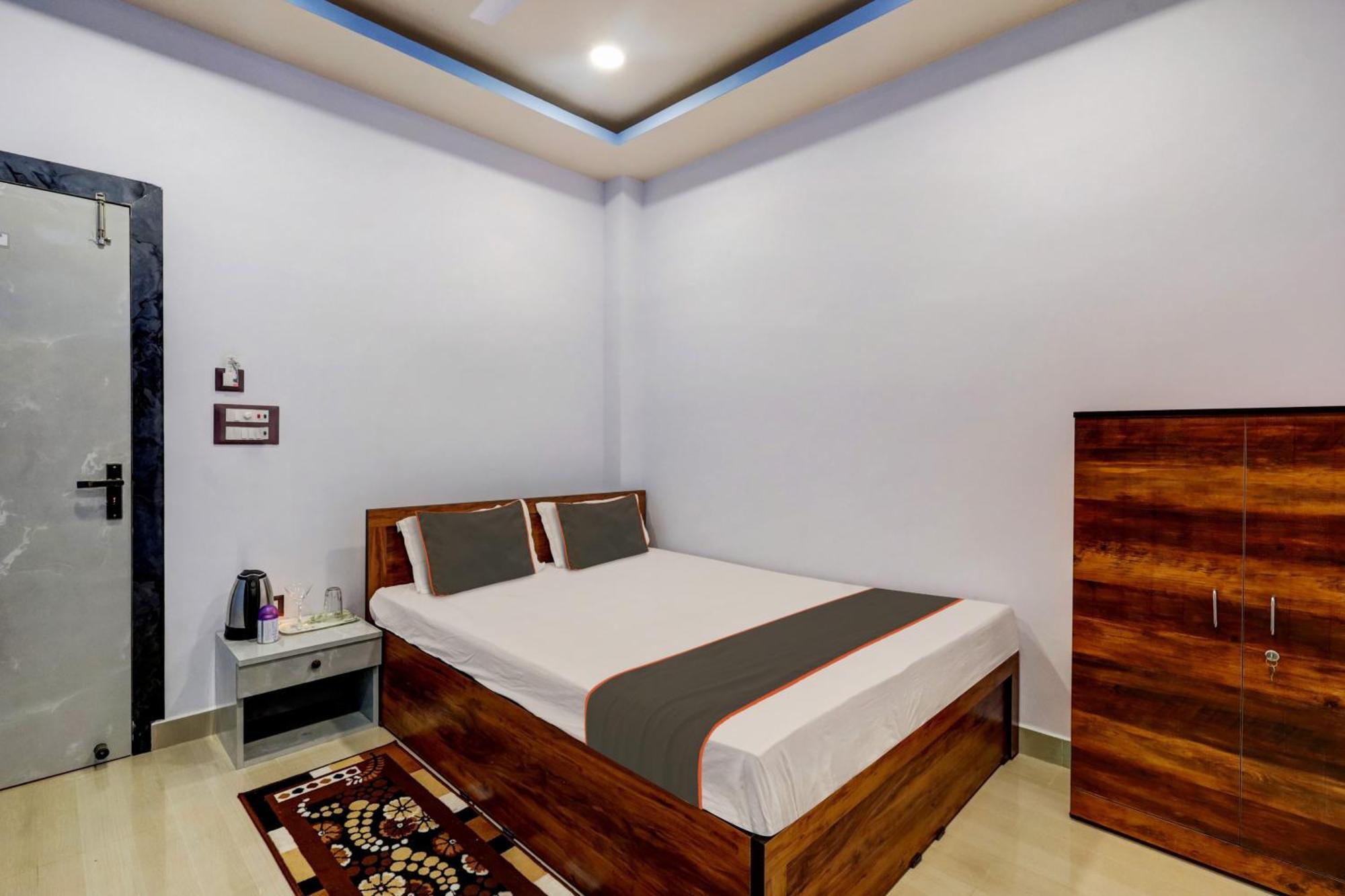 Collection O Ashirbad Lodge Guwahati Dış mekan fotoğraf
