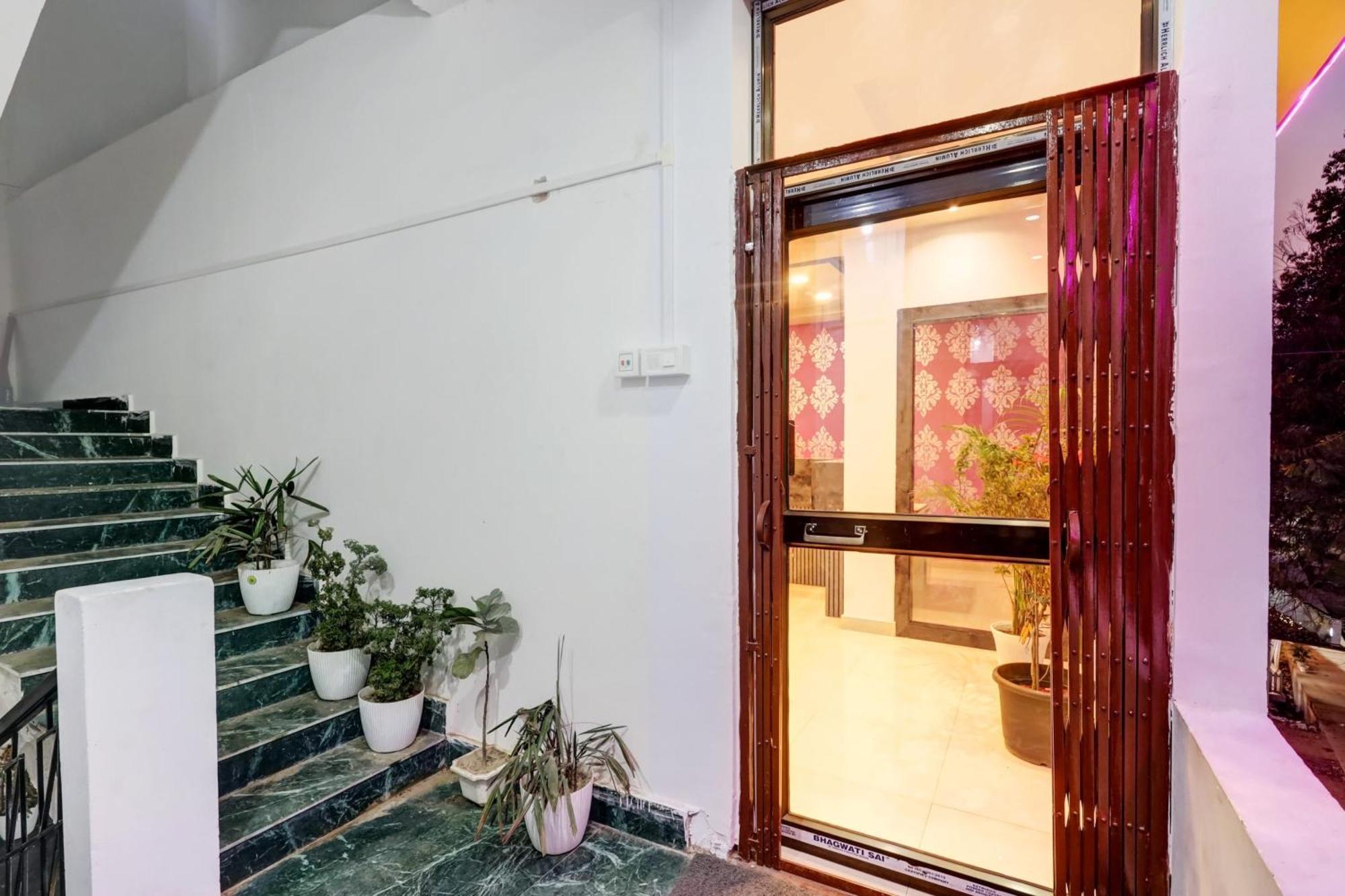 Collection O Ashirbad Lodge Guwahati Dış mekan fotoğraf