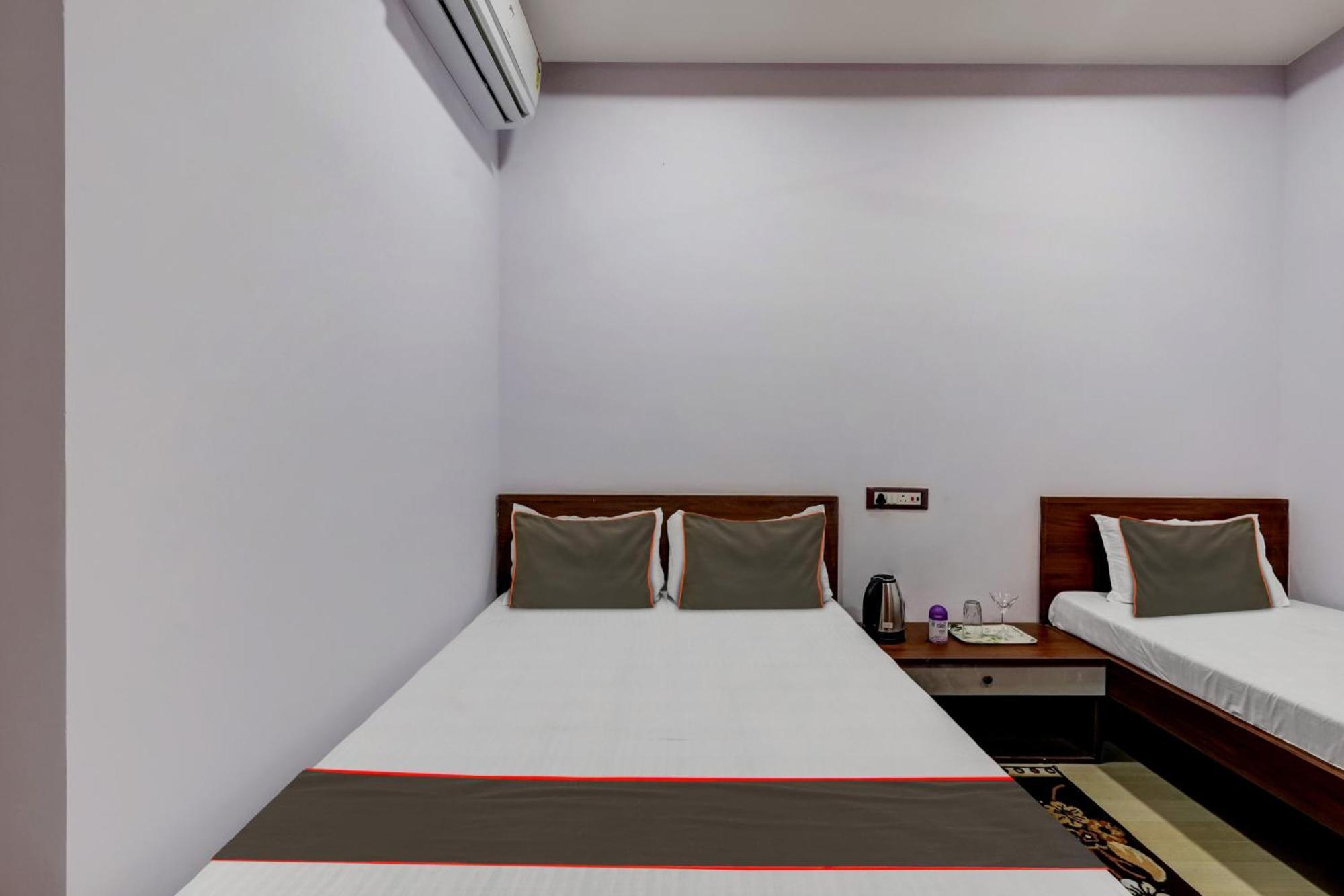 Collection O Ashirbad Lodge Guwahati Dış mekan fotoğraf