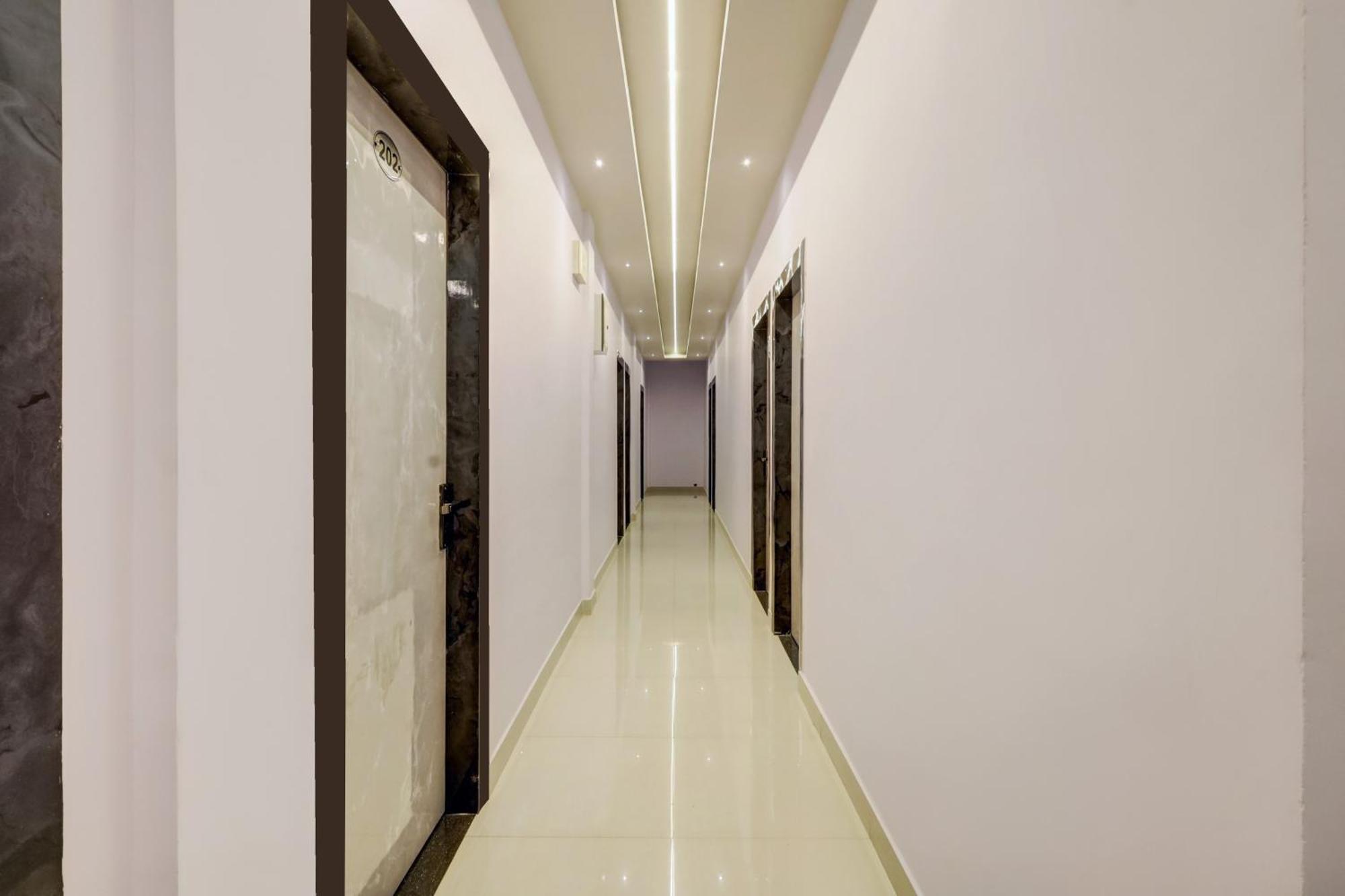 Collection O Ashirbad Lodge Guwahati Dış mekan fotoğraf