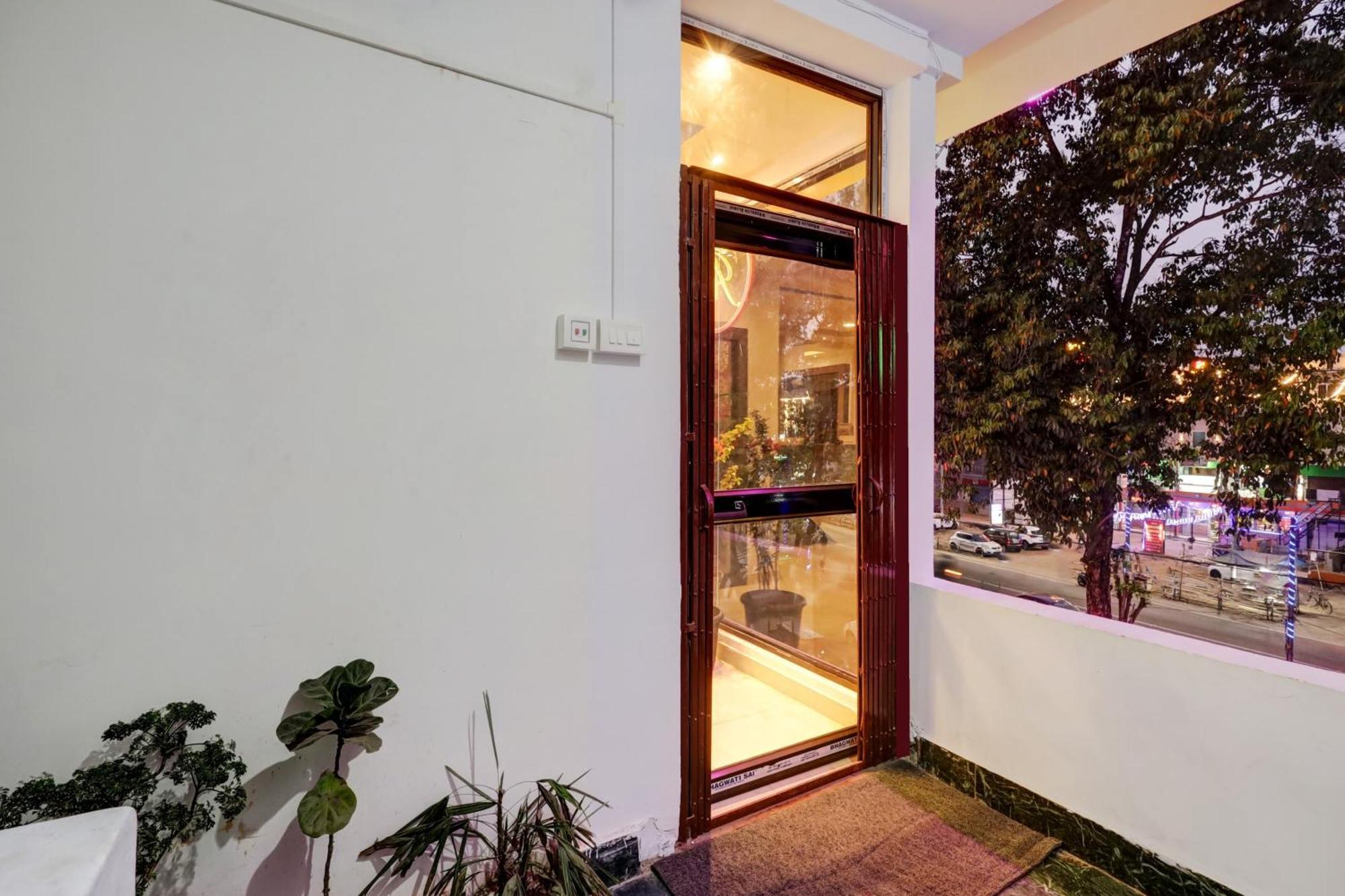 Collection O Ashirbad Lodge Guwahati Dış mekan fotoğraf